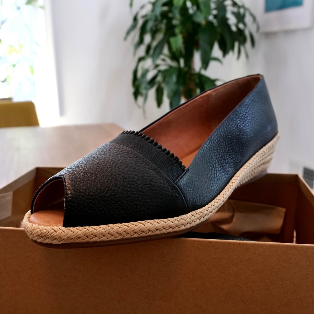 Kenneth Cole Black Peep-Toe Leather Espadrille Flats